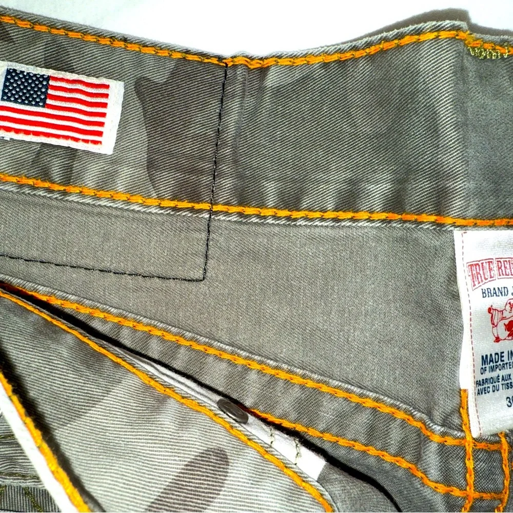 Men’s Vintage True Religion Cut-Off Camo Shorts Size 30
